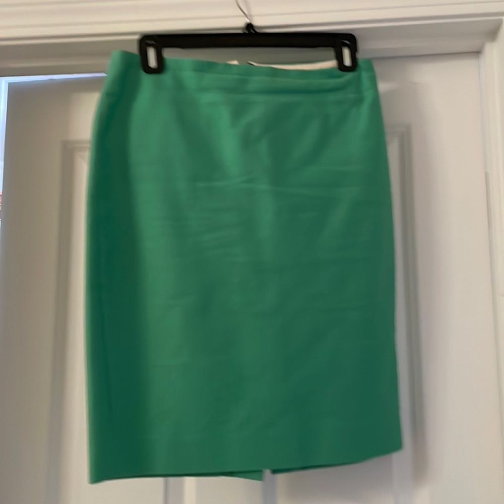 J.Crew No2 pencil skirt size 2 Kelly green color .